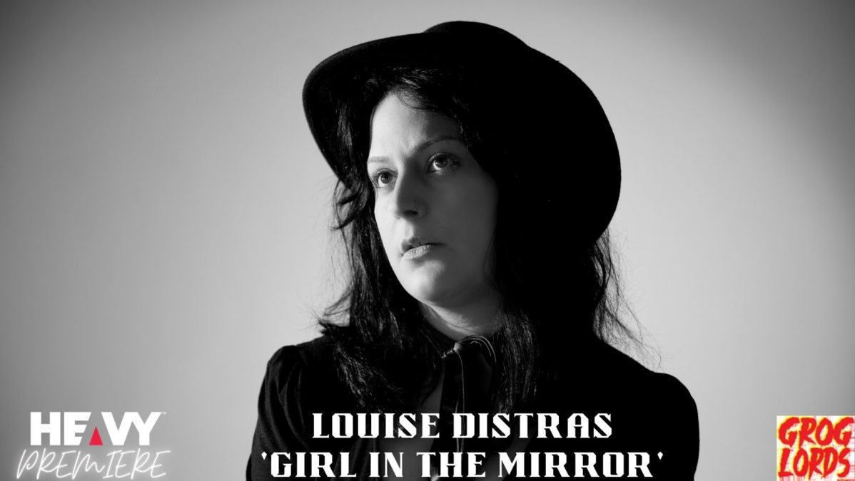 Premiere: LOUISE DISTRAS ‘Girl In The Mirror’