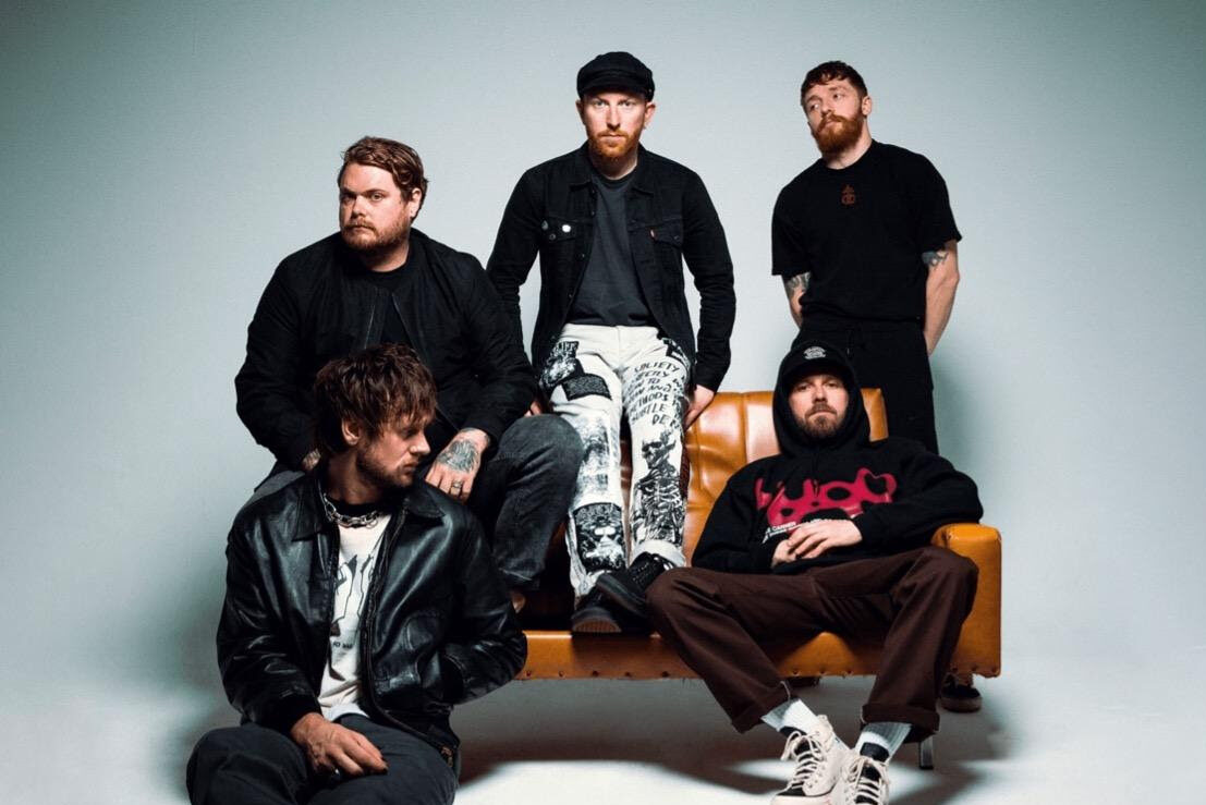 WHILE SHE SLEEPS Share New Single 