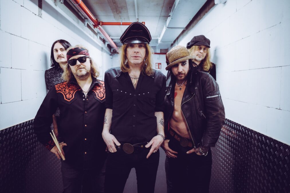 THE HELLACOPTERS Release Documentary